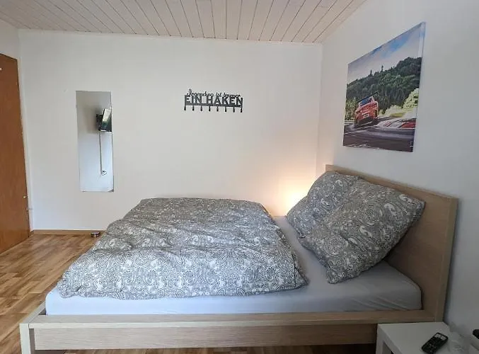 בית הארחה Larifari